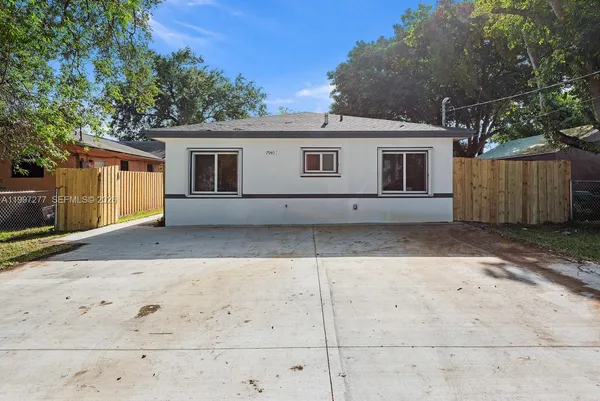 $2,600 | 7940 Northwest 12th Court, Unit B, Miami, FL 33147