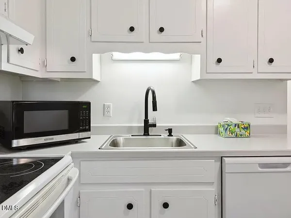 $1,450 | 305 South 13th Street, Lillington, NC 27546