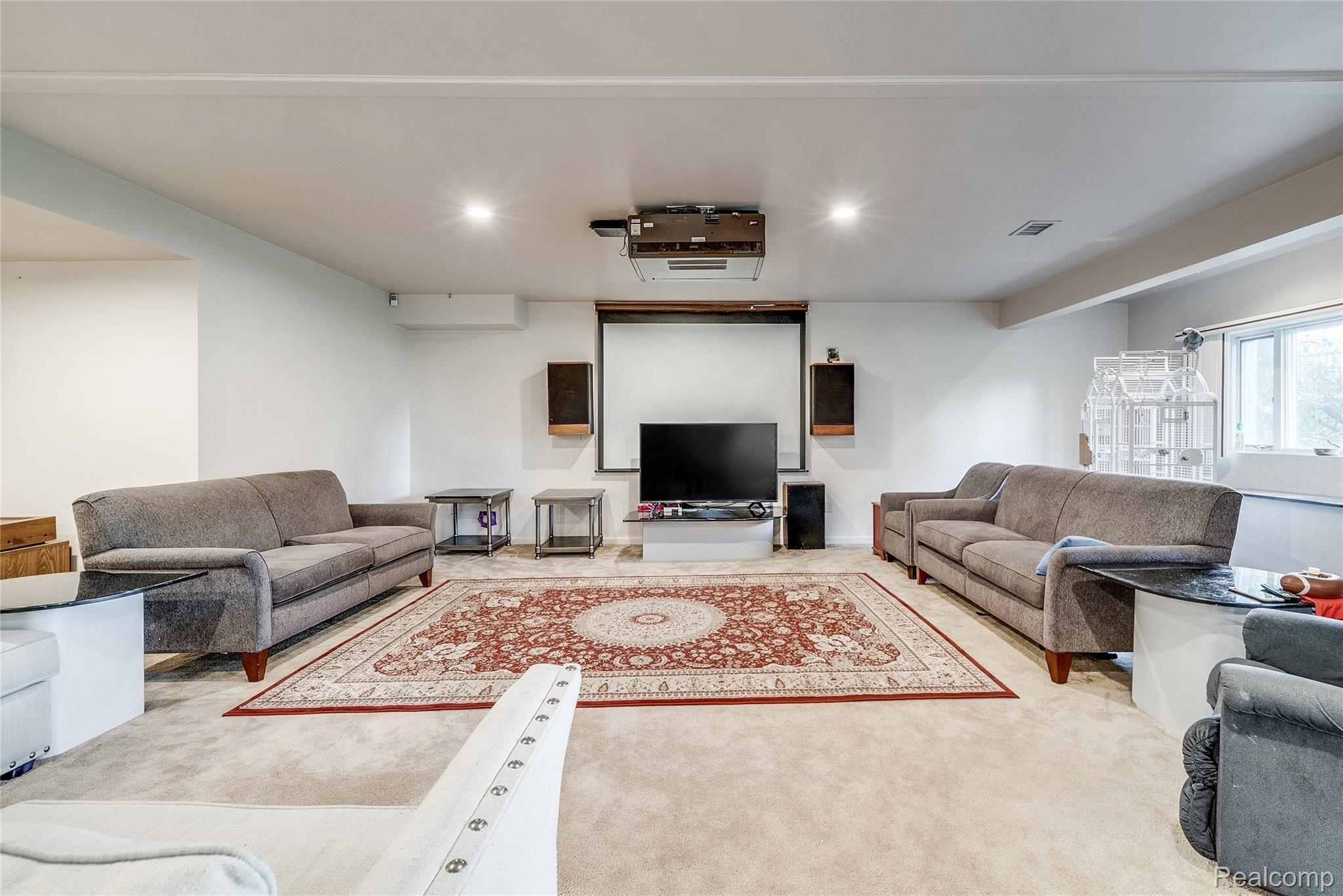 538 Oakbridge Drive Rochester, MI 48306 - Photo 43 of 54 35.jpg