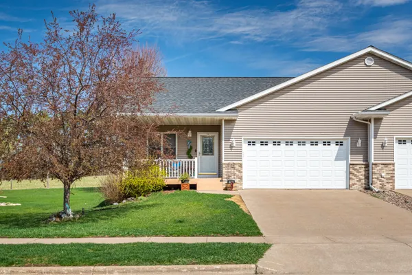 $364,900 | 1319 Harvest Circle, Holmen, WI 54636
