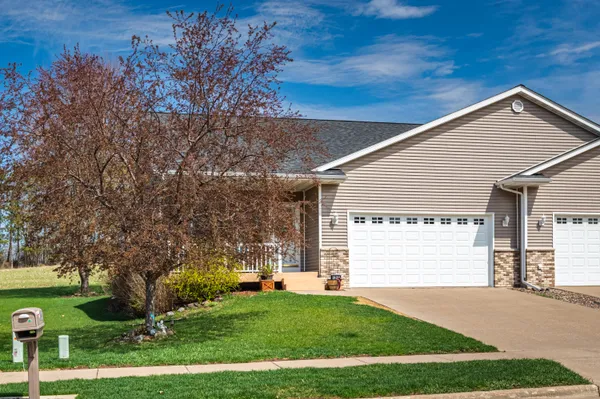 $364,900 | 1319 Harvest Circle, Holmen, WI 54636