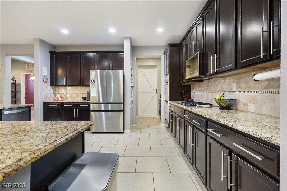 3221 Mist Effect Avenue Henderson, NV 89044 - Photo 19 of 50