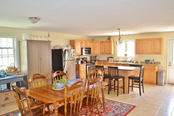 51 Gibbs Street Worcester, MA 01607 - Photo 2 of 24 Gallery Image 2