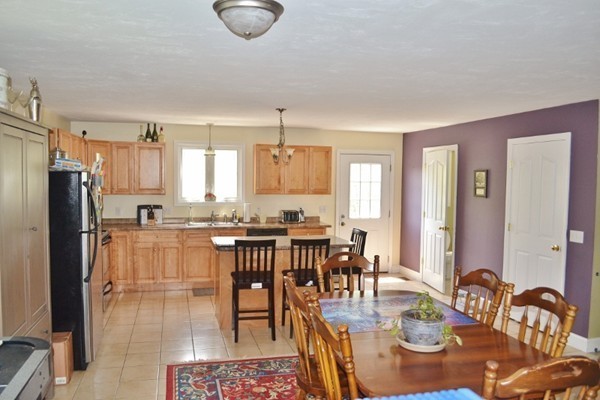 51 Gibbs Street Worcester, MA 01607 - Photo 4 of 24 Gallery Image 4
