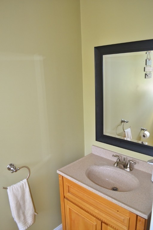 51 Gibbs Street Worcester, MA 01607 - Photo 6 of 24 Gallery Image 6