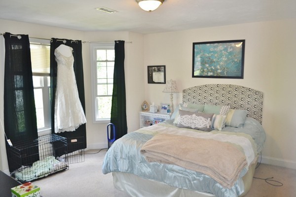 51 Gibbs Street Worcester, MA 01607 - Photo 10 of 24 Gallery Image 10