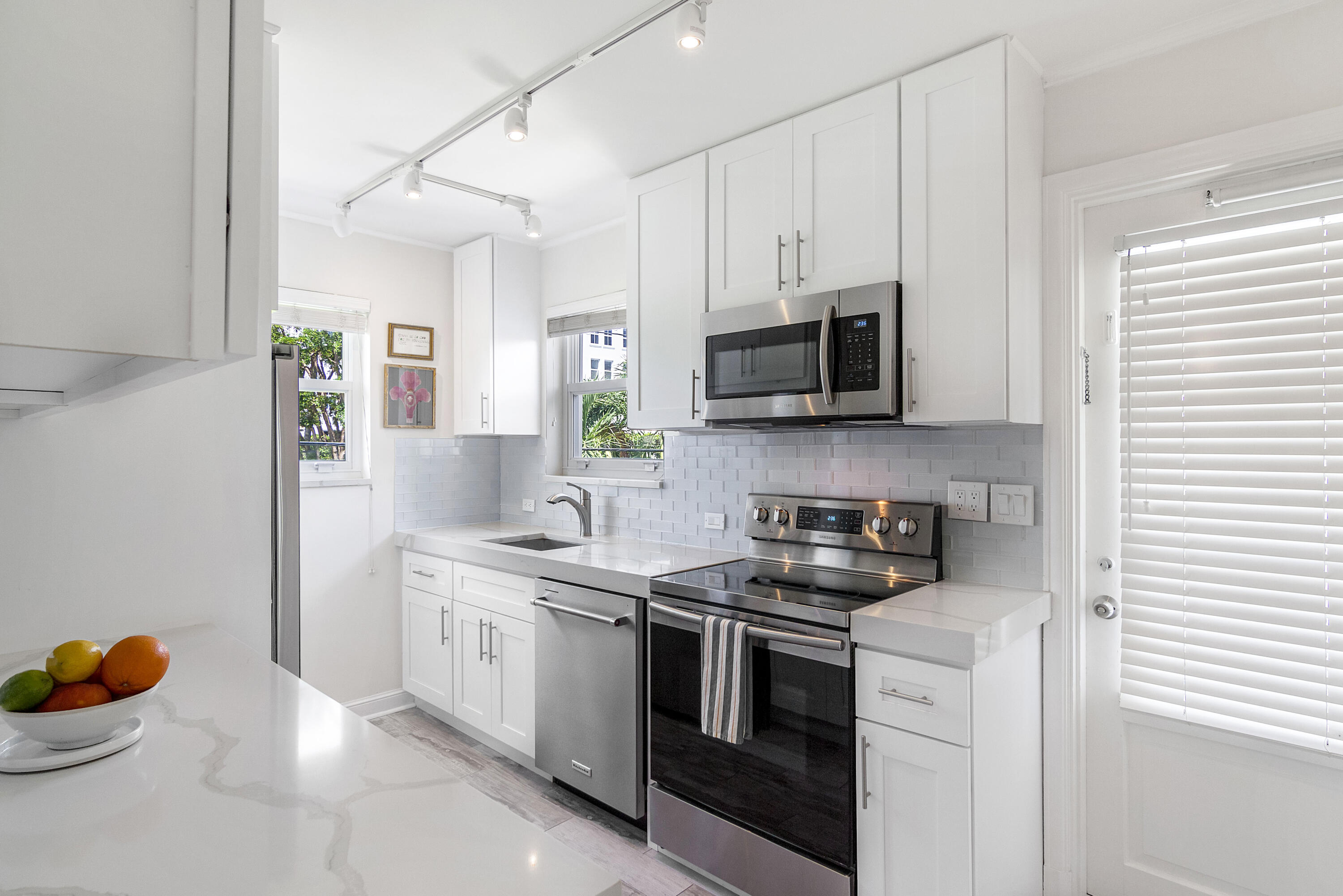 311 Cocoanut Row, Unit 2010 Palm Beach, FL 33480 - Photo 9 of 12 IMG_6682