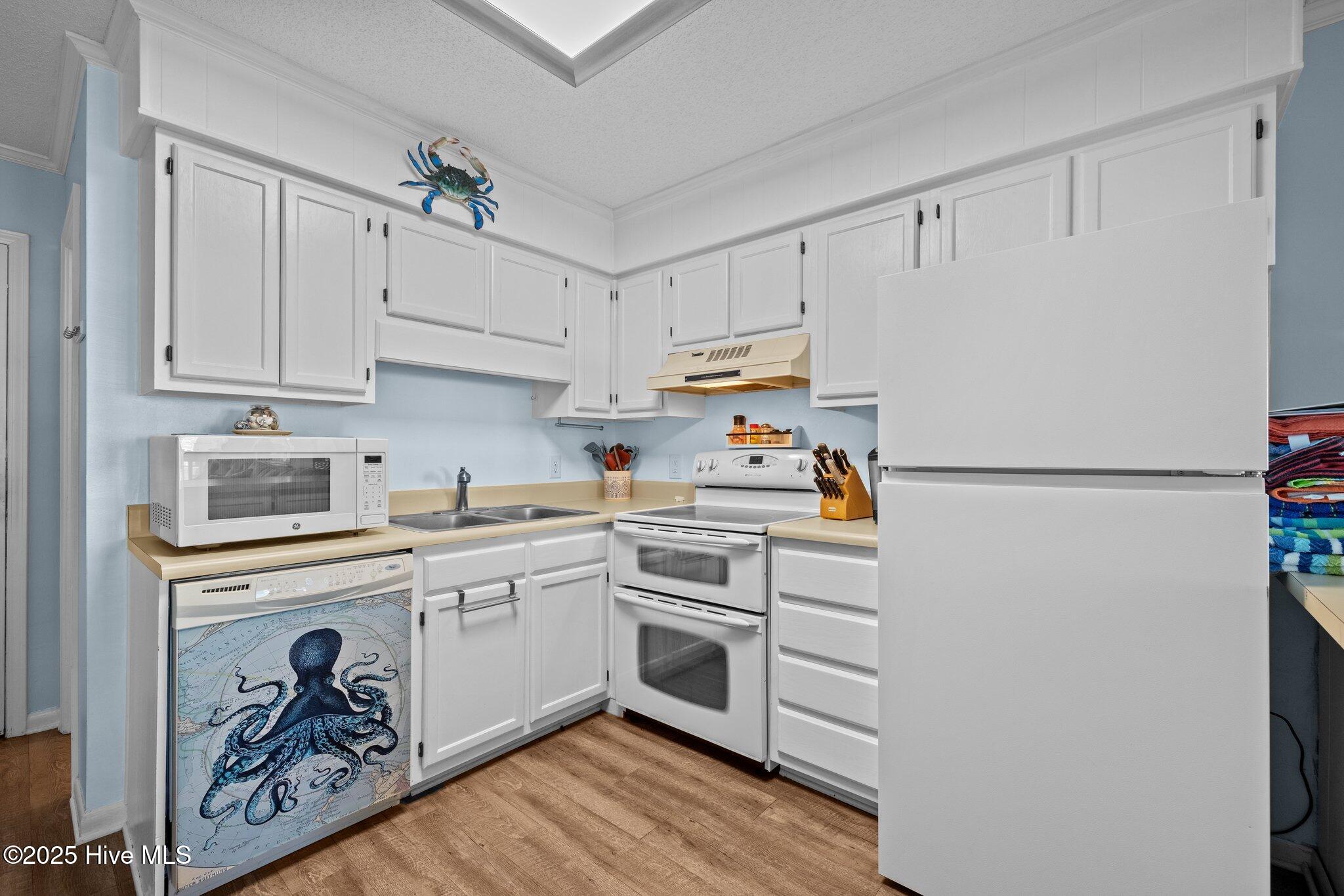 301 Commerce Way, Unit 142 Atlantic Beach, NC 28512 - Photo 5 of 15 5-web-or-mls-1S3A5318