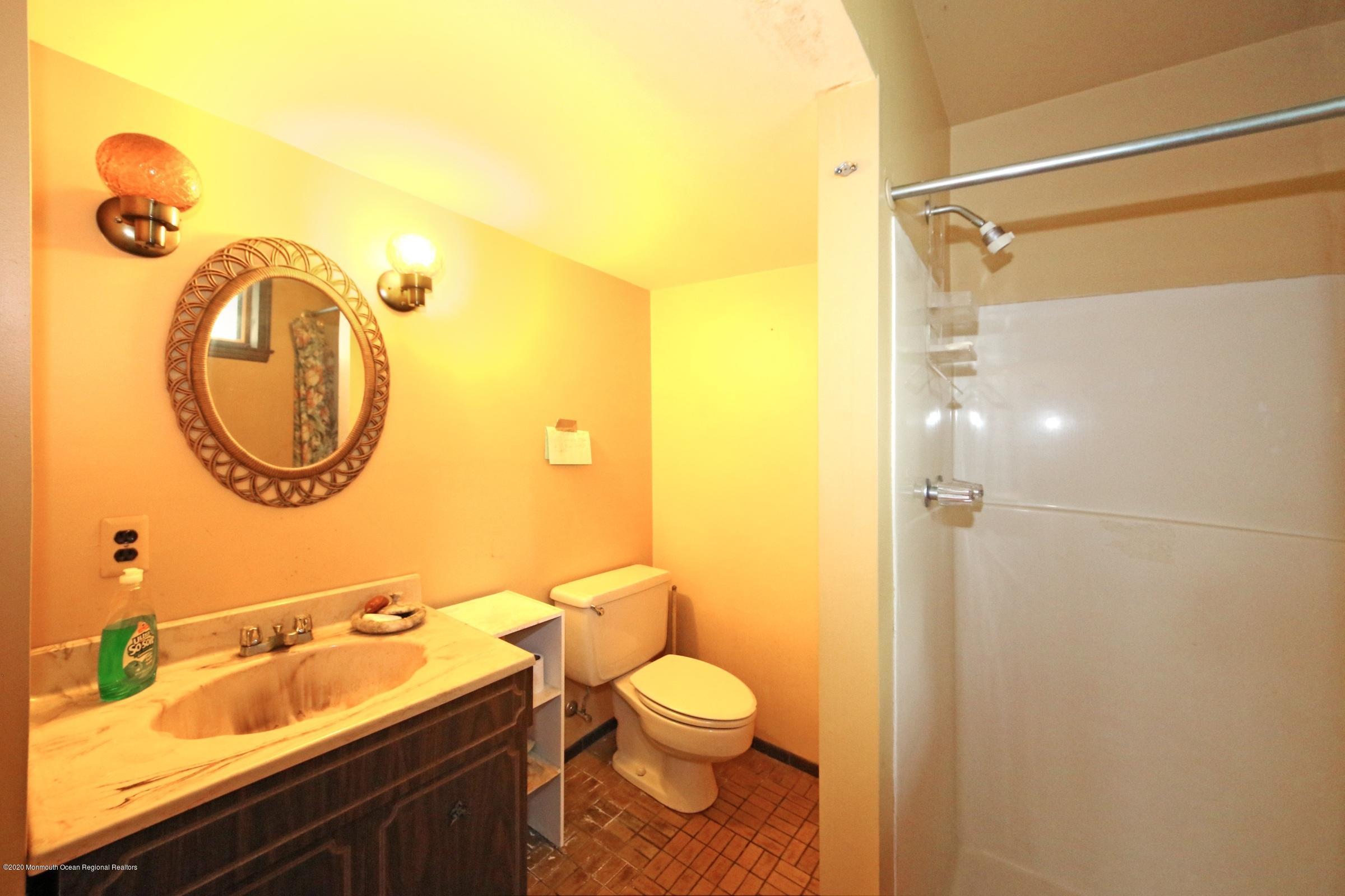 657 Locust Point Road Atlantic Highlands, NJ 07716 - Photo 20 of 21 Full 2nd Bath