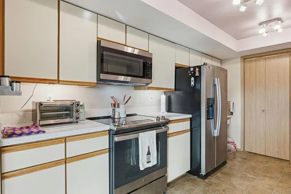 $270,000 | 166 South Coeur D'Alene Street, Unit D305, Spokane, WA 99201