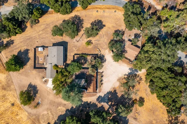 $1,800,000 | 20500 Cachagua Road, Carmel Valley, CA 93924