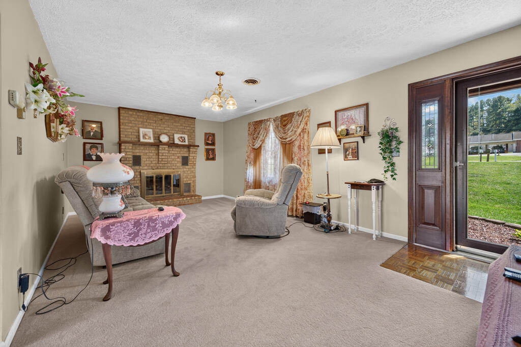 192 Whispering Pines Road Max Meadows, VA 24360 - Photo 15 of 88 Gallery Image 15