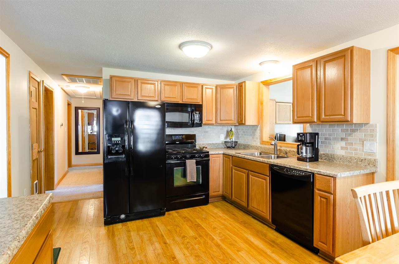 6 Burlington Road Nashua, NH 03062 - Photo 8 of 29