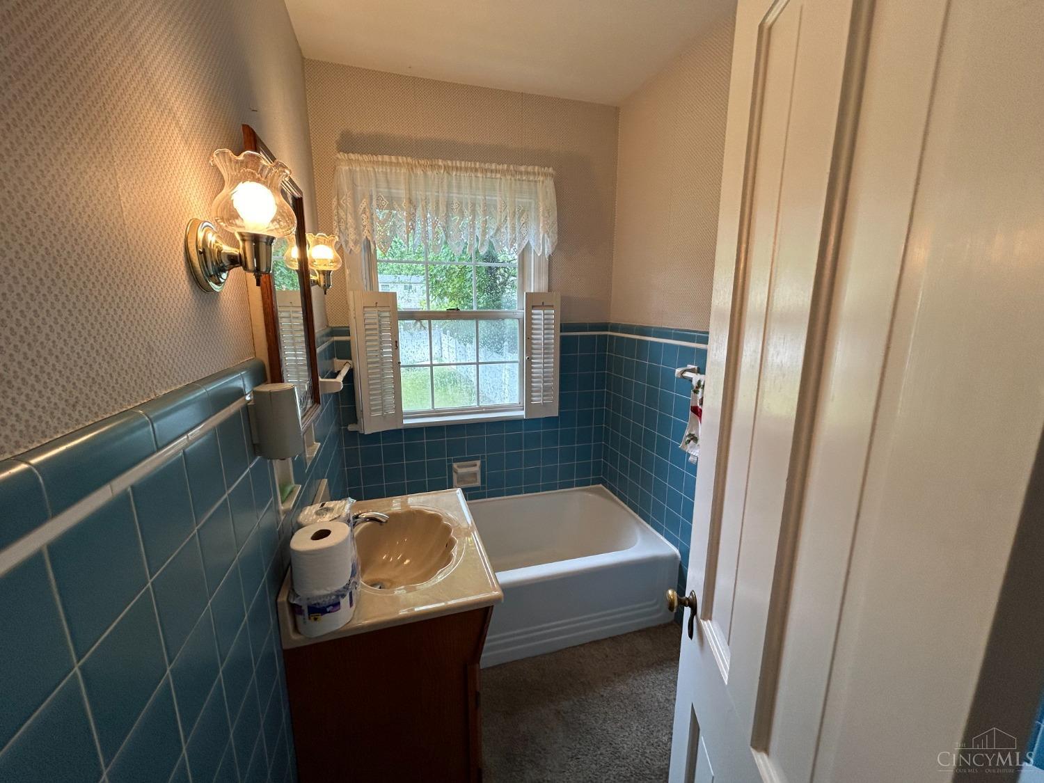 7829 Plainfield Road Cincinnati, OH 45236 - Photo 10 of 24