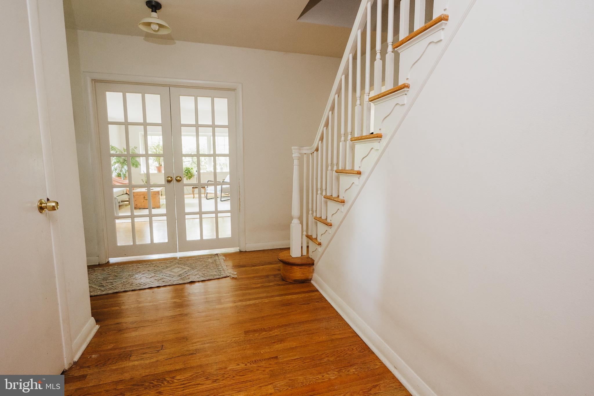 1066 Sparrow Road Jenkintown, PA 19046 - Photo 3 of 37 Foyer/Hallway