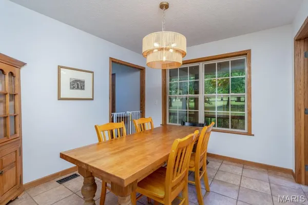 $499,900 | 25350 Englewood Lane, Lebanon, MO 65536