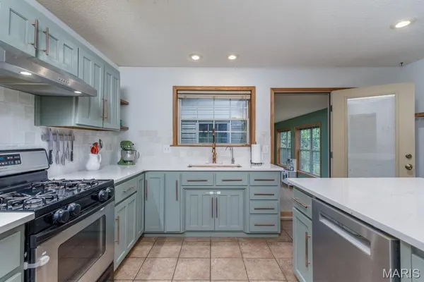 $499,900 | 25350 Englewood Lane, Lebanon, MO 65536