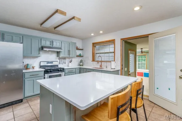 $499,900 | 25350 Englewood Lane, Lebanon, MO 65536