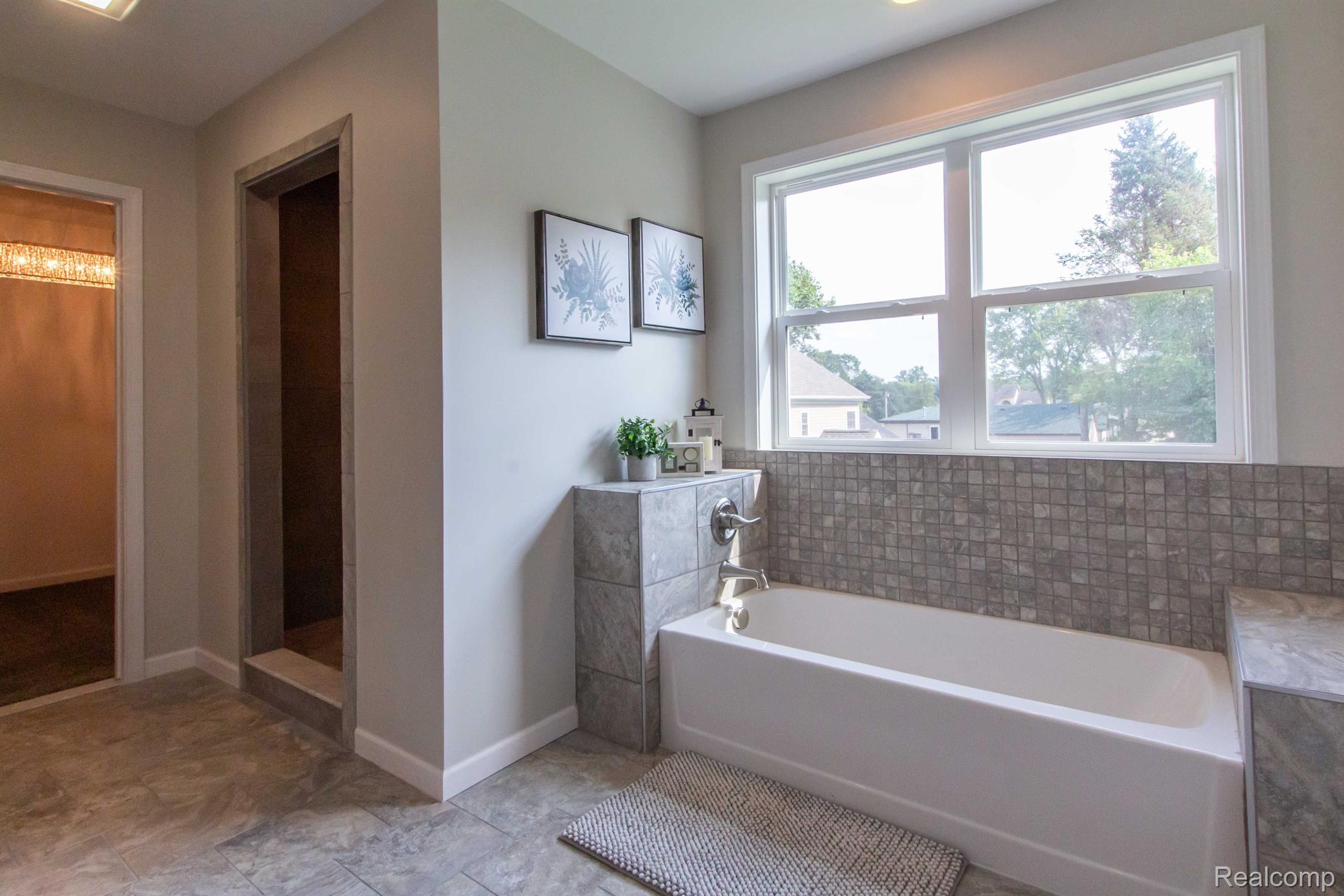 2594 Maplecrest Road Sterling Heights, MI 48310 - Photo 28 of 48 Gallery Image 28