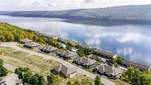 $725,000 | 1 Terrace Drive, South Bristol, NY 14424