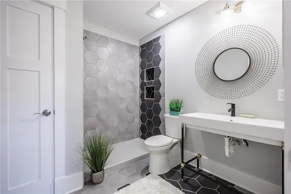 $725,000 | 1 Terrace Drive, South Bristol, NY 14424