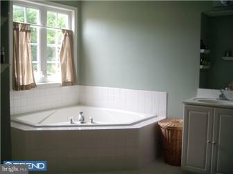 994 Skelp Level Road Downingtown, PA 19335 - Photo 2 of 12 Gallery Image 2