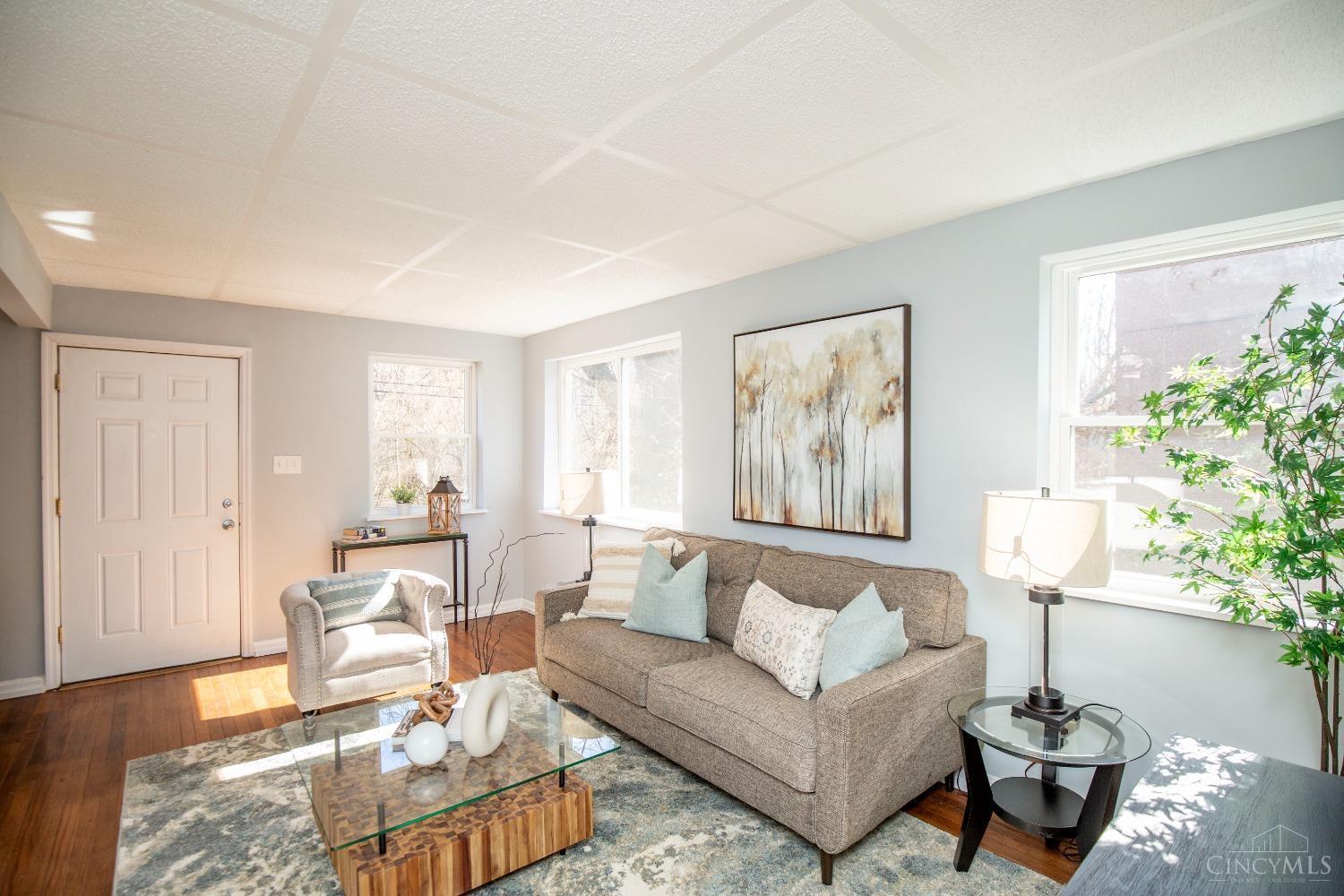 5119 Camargo Road Cincinnati, OH 45227 - Photo 3 of 34 Gallery Image 3