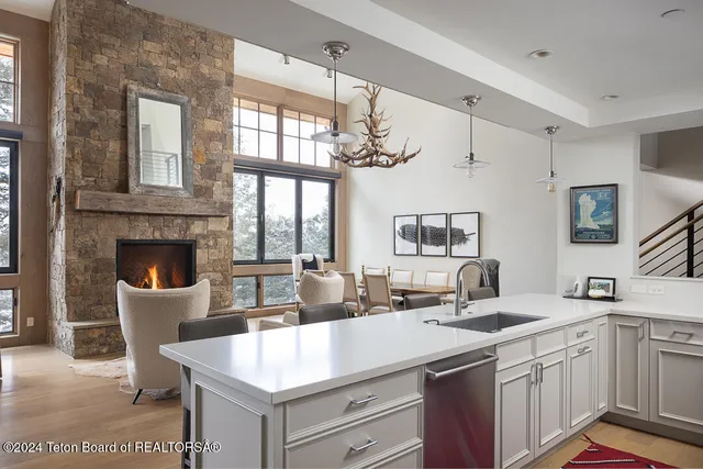 $3,995,000 | 222 Pine Glades Drive, Jackson, WY 83001