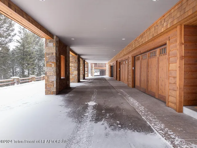 $3,995,000 | 222 Pine Glades Drive, Jackson, WY 83001