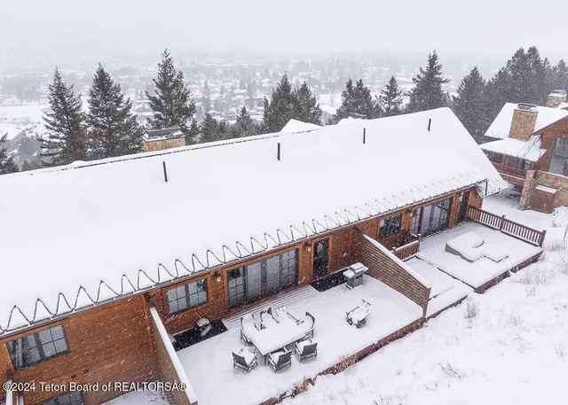 $3,995,000 | 222 Pine Glades Drive, Jackson, WY 83001
