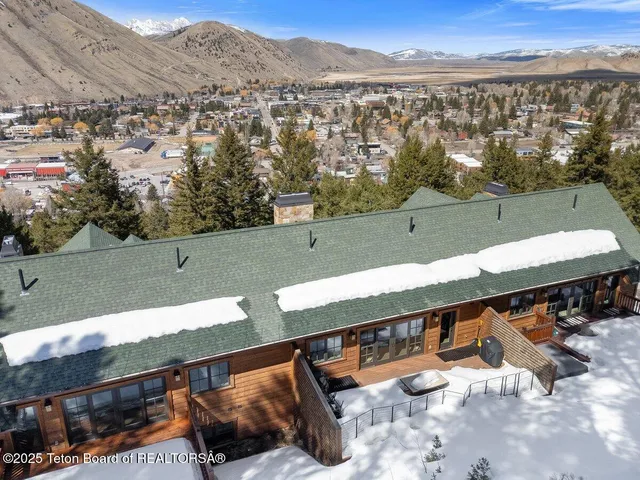 $3,995,000 | 222 Pine Glades Drive, Jackson, WY 83001