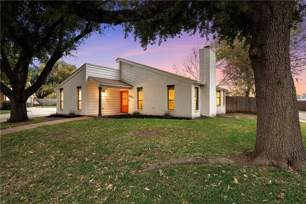 $367,000 | 401 Lindenwood Lane West, Hewitt, TX 76643