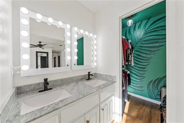 $367,000 | 401 Lindenwood Lane West, Hewitt, TX 76643