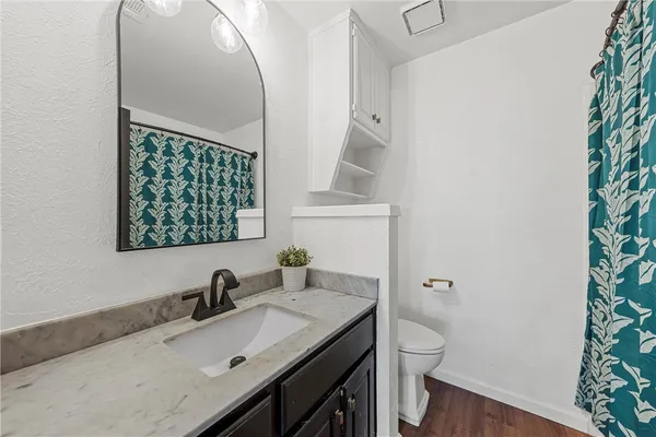 $367,000 | 401 Lindenwood Lane West, Hewitt, TX 76643