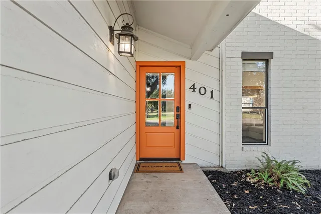 $367,000 | 401 Lindenwood Lane West, Hewitt, TX 76643