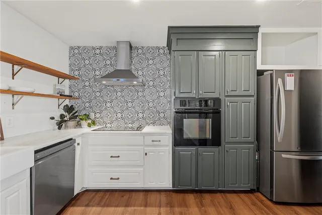 $367,000 | 401 Lindenwood Lane West, Hewitt, TX 76643