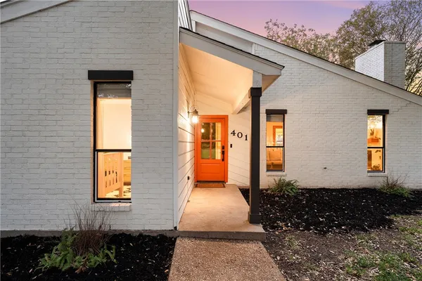 $367,000 | 401 Lindenwood Lane West, Hewitt, TX 76643