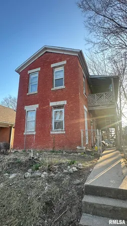 $20,000 | 720 North 5th Street, Quincy, IL 62301