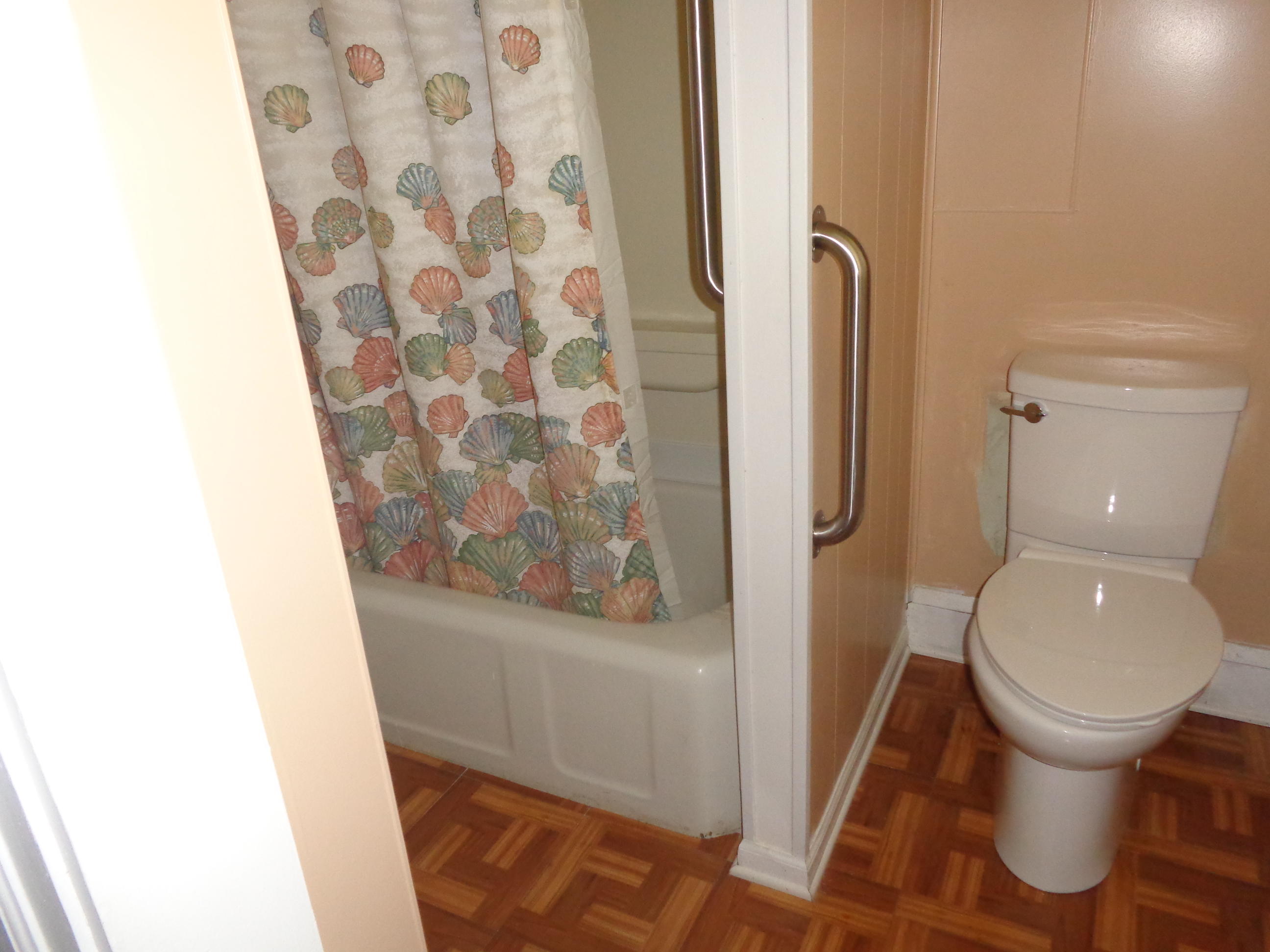 617 North Lee Street Rockingham, NC 28379 - Photo 27 of 34 Bath upstaires