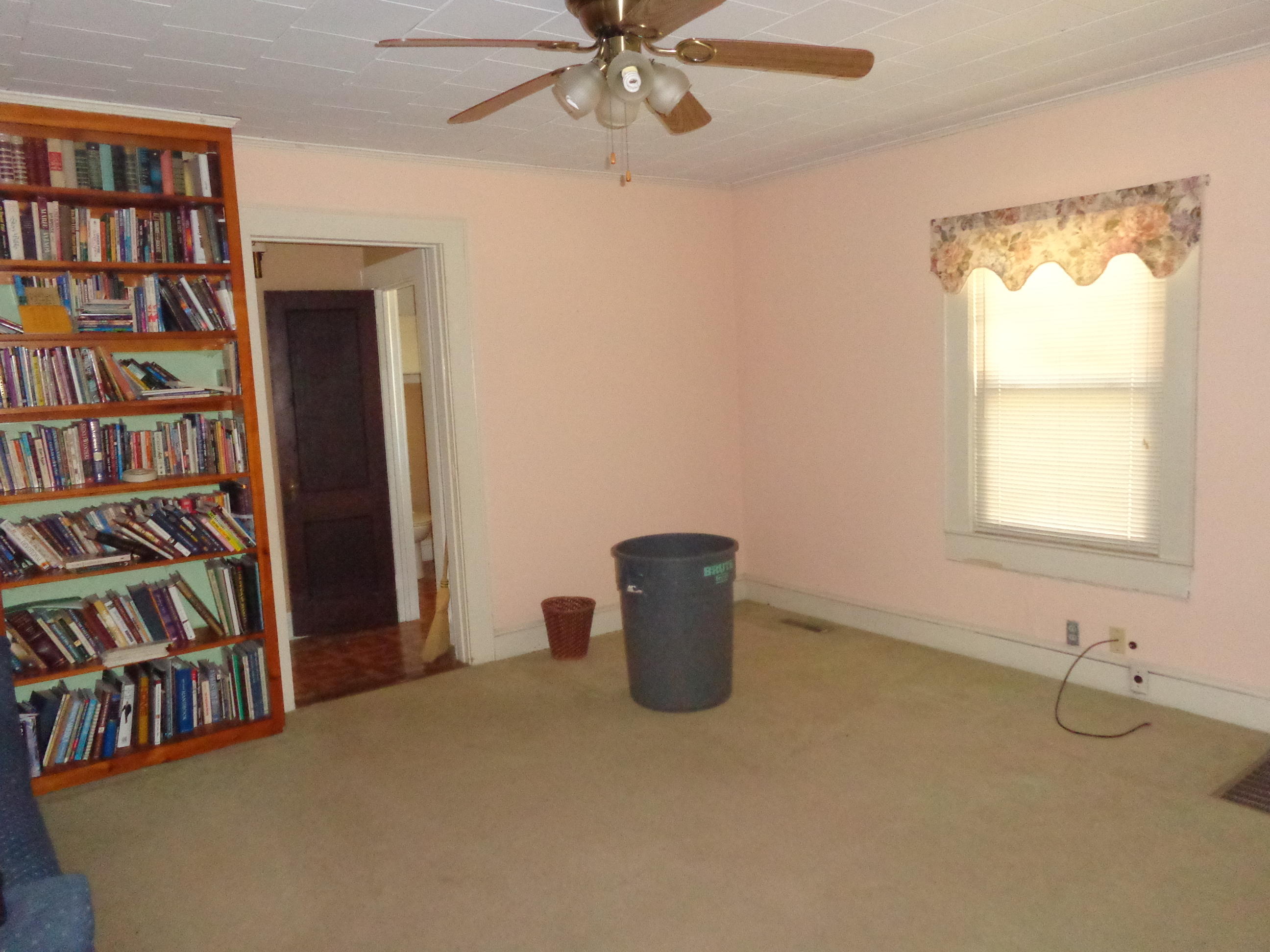617 North Lee Street Rockingham, NC 28379 - Photo 4 of 34 Family Room