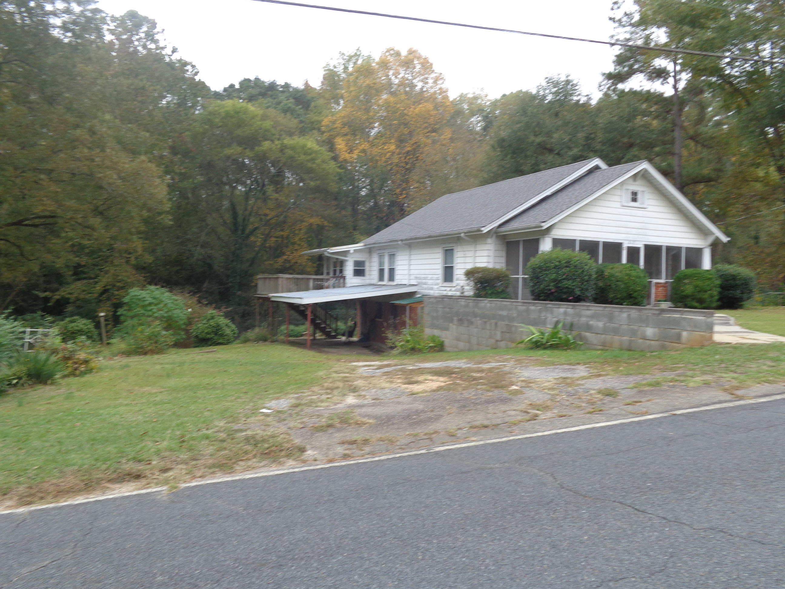 617 North Lee Street Rockingham, NC 28379 - Photo 5 of 34 South side of House
