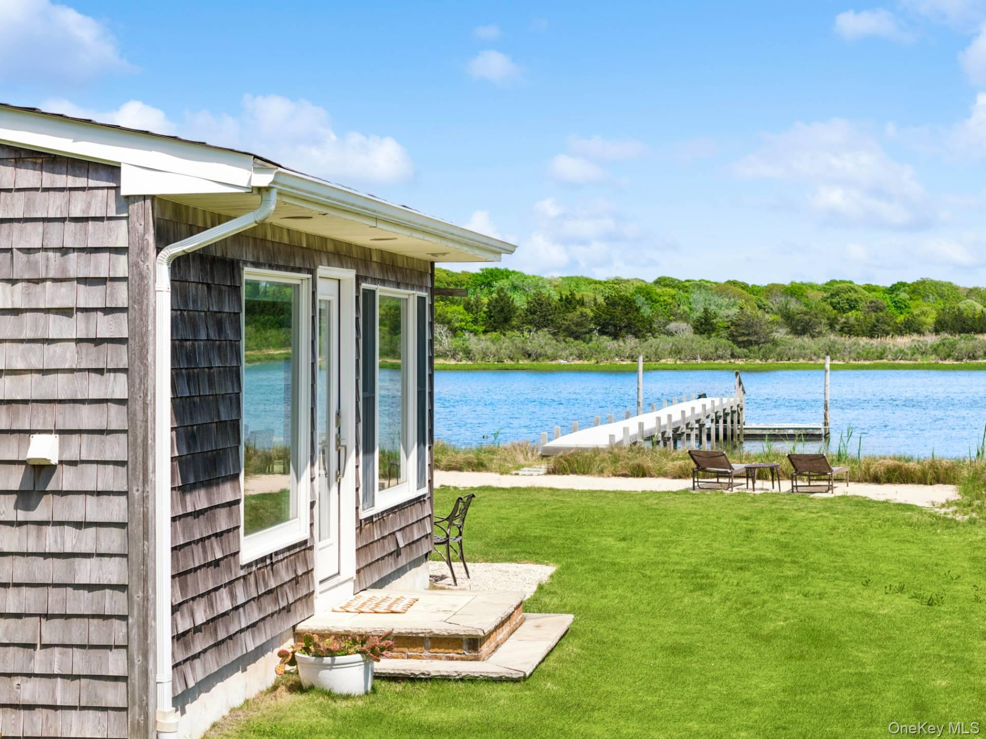 108 Little Neck Road Southampton, NY 11968 - Photo 4 of 26