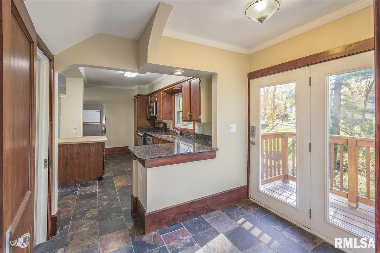 329 Forest Road Davenport, IA 52803 - Photo 7 of 19 Gallery Image 7