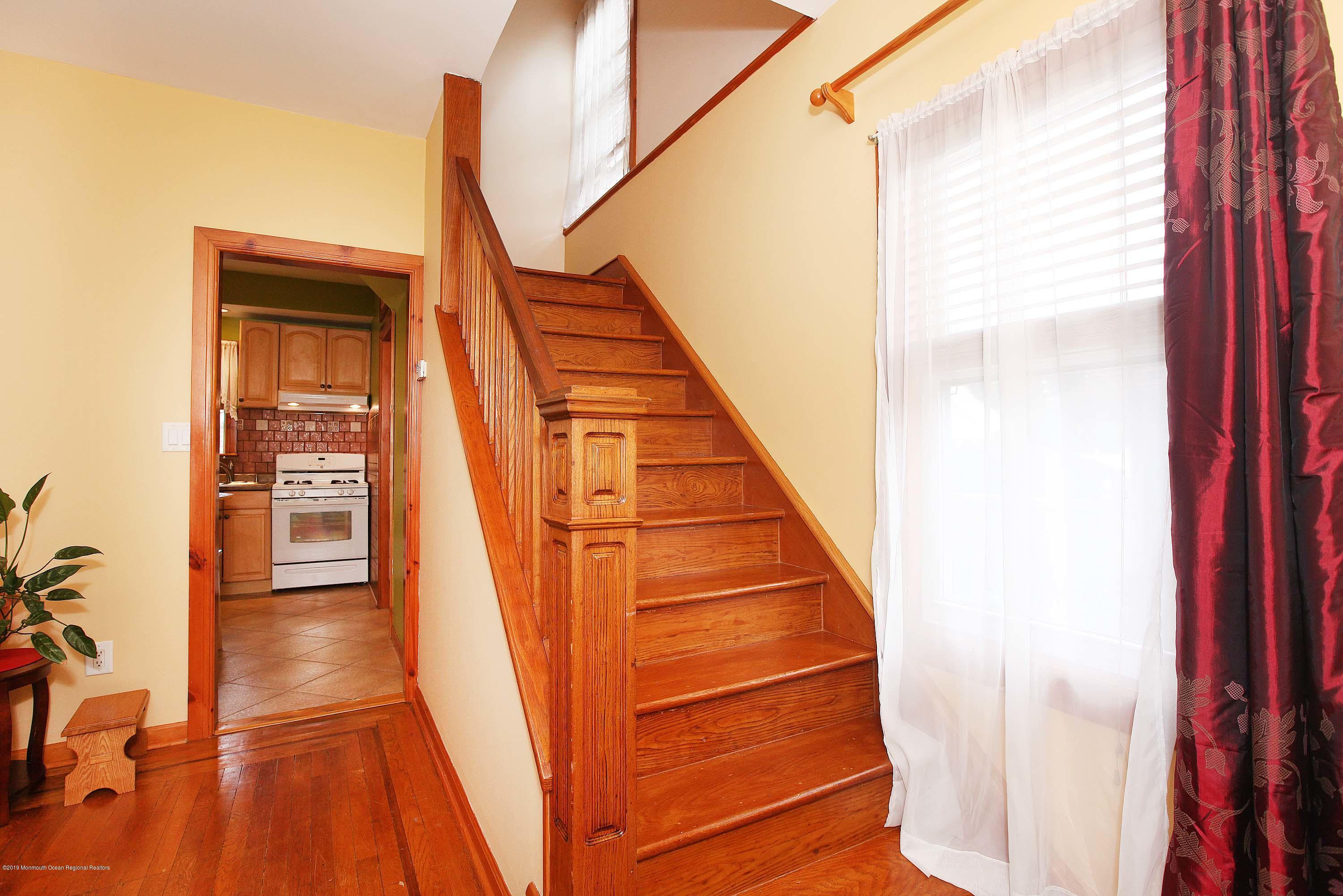 210 Hillside Road Linden, NJ 07036 - Photo 5 of 25 a view of entryway