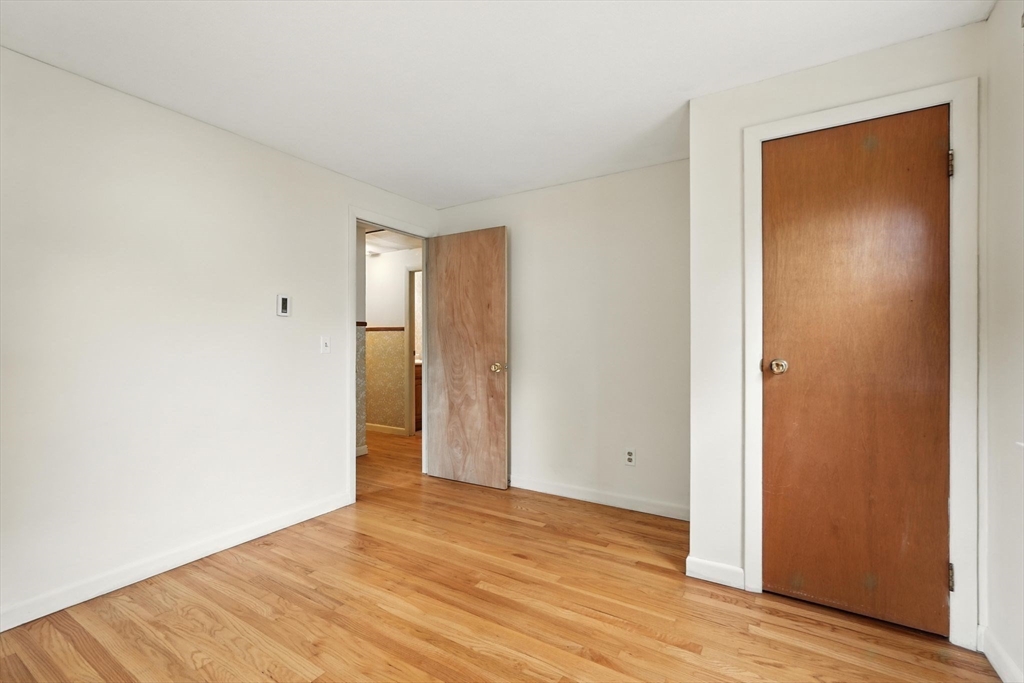 175 Hanson Drive Springfield, MA 01128 - Photo 11 of 39