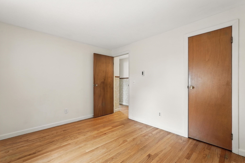 175 Hanson Drive Springfield, MA 01128 - Photo 17 of 39