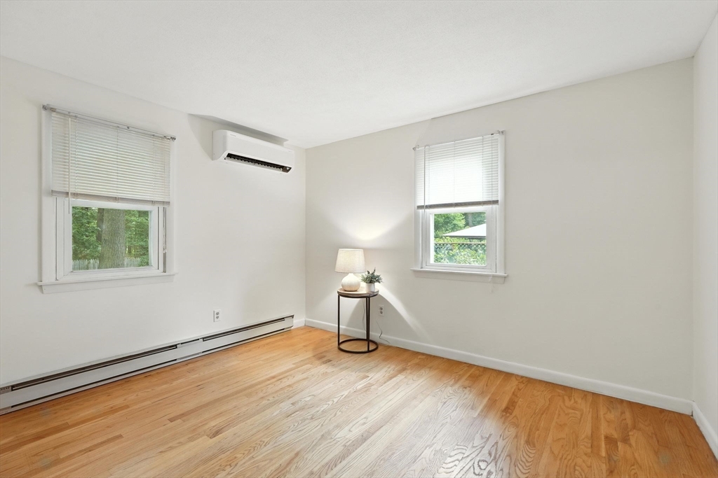 175 Hanson Drive Springfield, MA 01128 - Photo 18 of 39