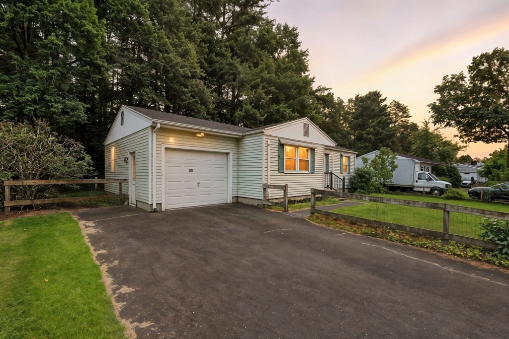 175 Hanson Drive Springfield, MA 01128 - Photo 39 of 39