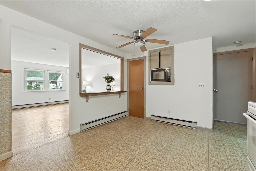 175 Hanson Drive Springfield, MA 01128 - Photo 5 of 39