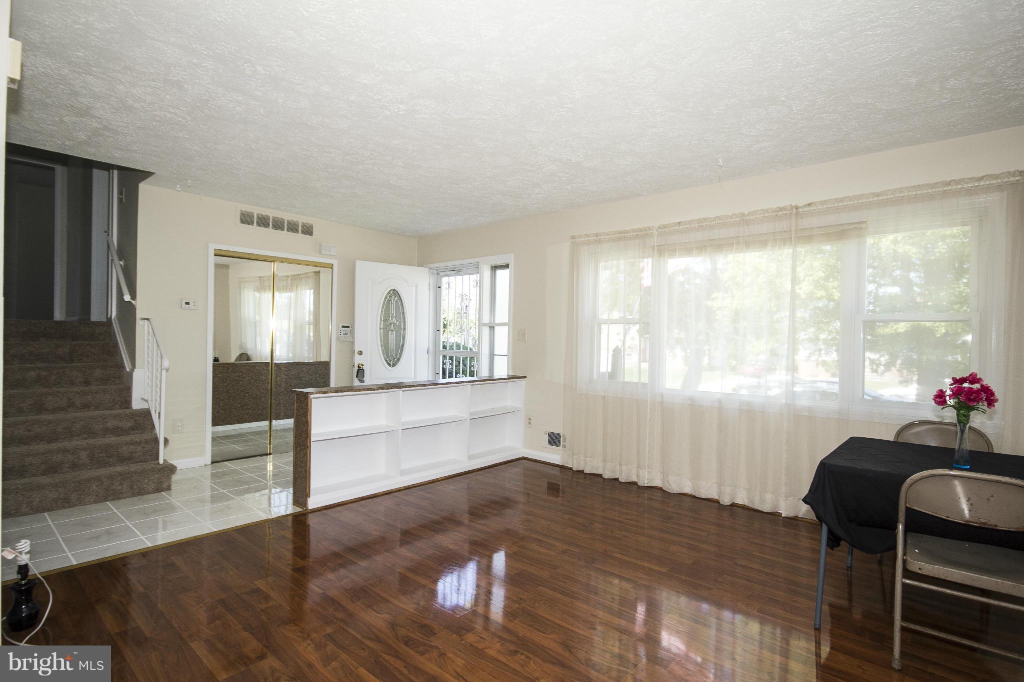 1017 Crosby Road Catonsville, MD 21228 - Photo 9 of 30 Living Room